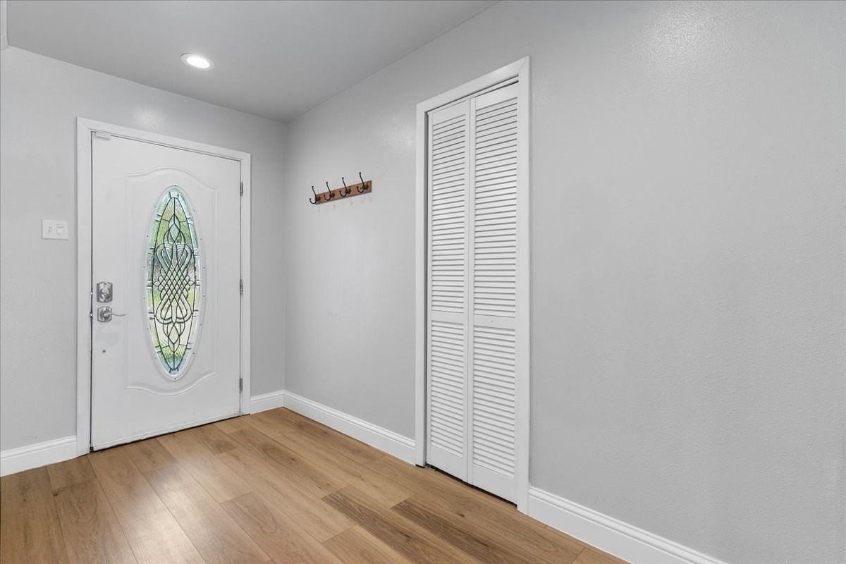 2400 Richmond Dr - Photo 4 of 31