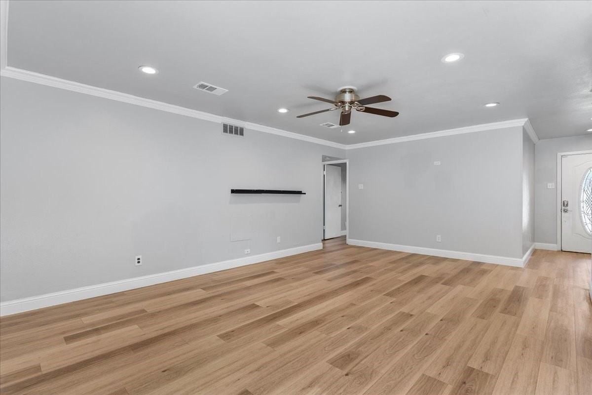 2400 Richmond Dr - Photo 5 of 31