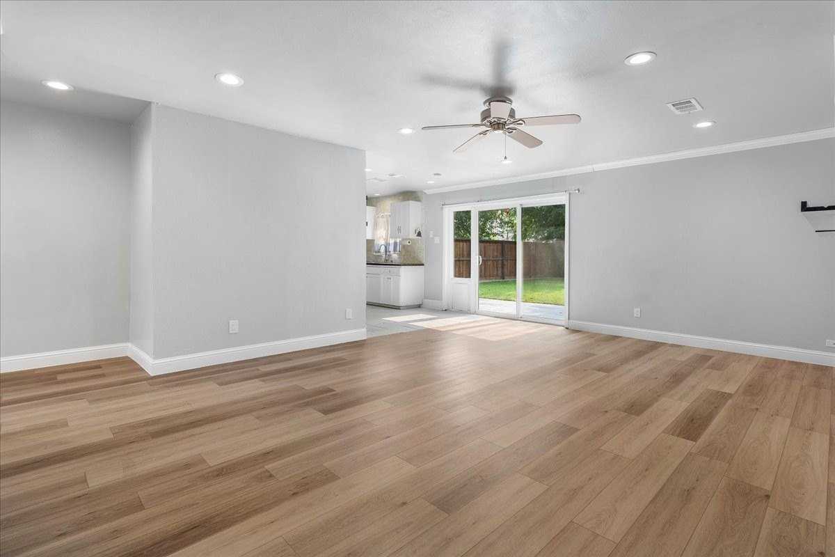 2400 Richmond Dr - Photo 7 of 31