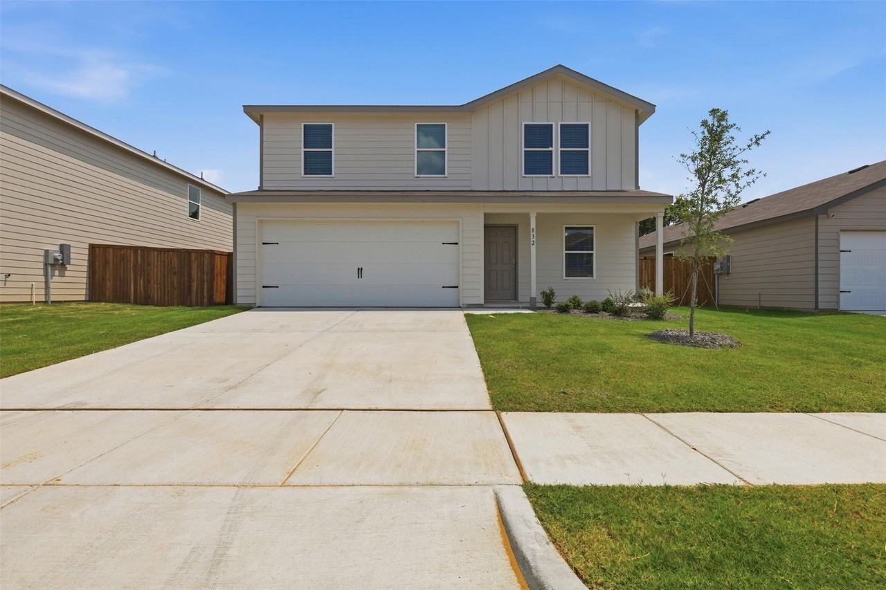 832 Eagles Nest Dr - Photo 3 of 33