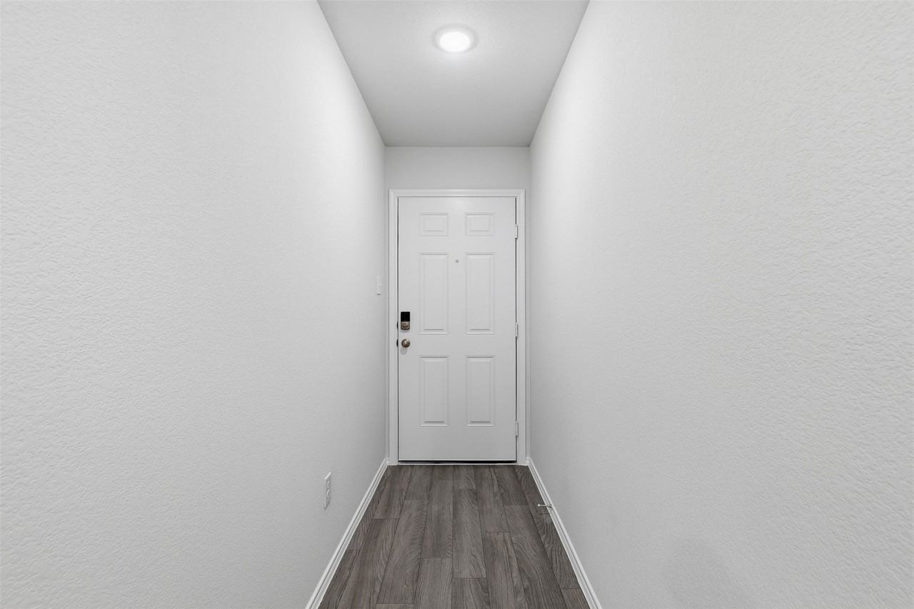 832 Eagles Nest Dr - Photo 6 of 33