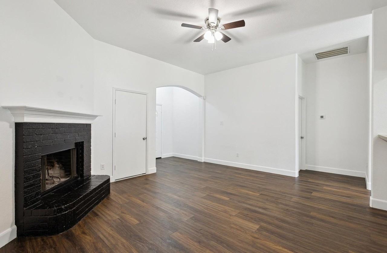 1446 Sax Leigh Dr - Photo 4 of 26