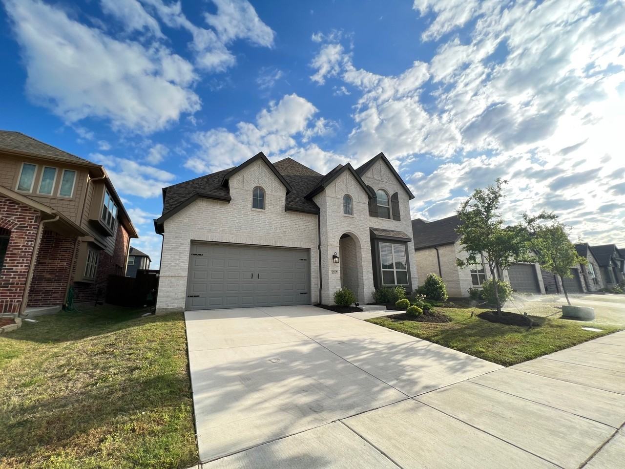 1317 Thrasher Dr - Photo 4 of 40