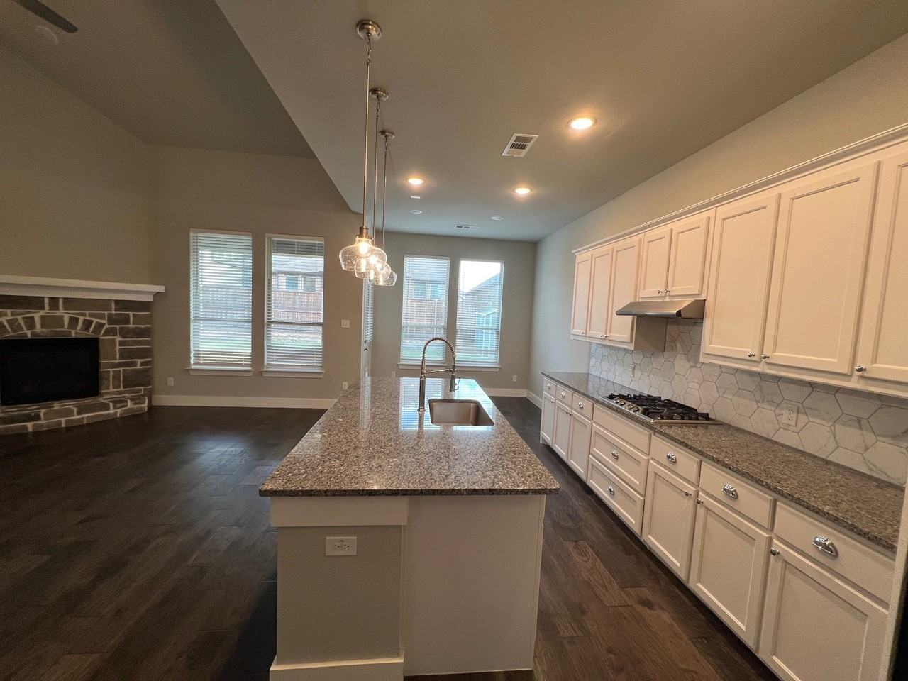1317 Thrasher Dr - Photo 7 of 40