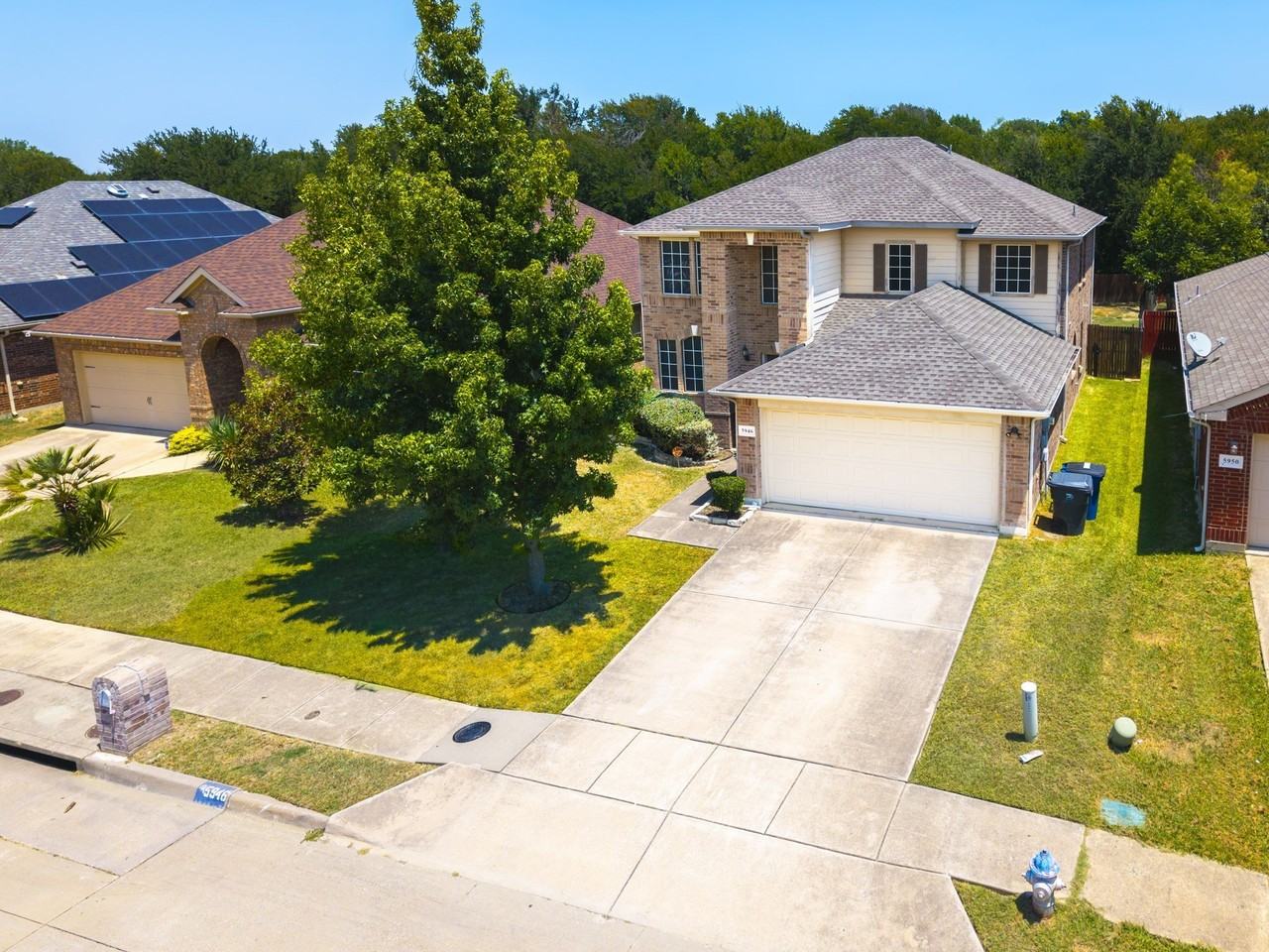 5946 Harbor Glen Dr - Photo 2 of 28