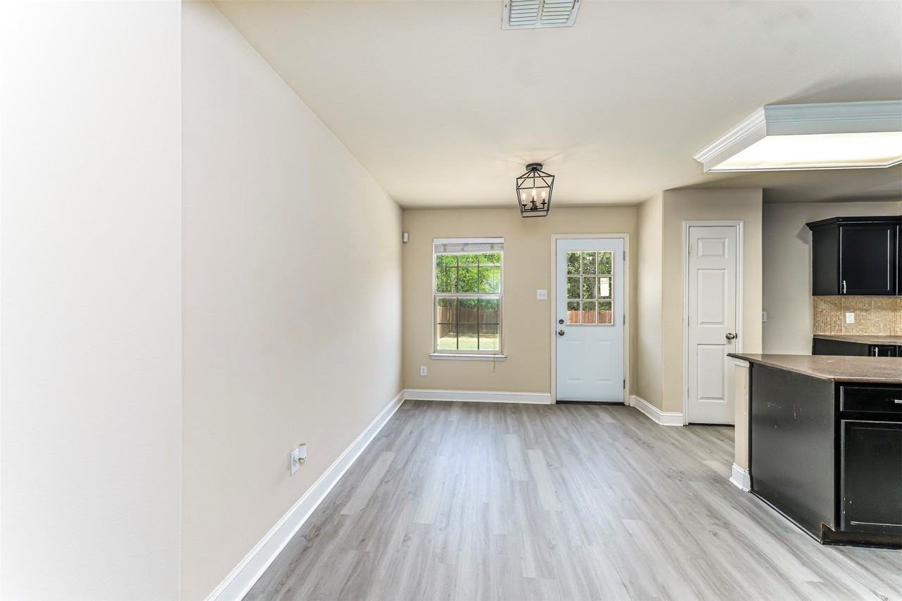 5946 Harbor Glen Dr - Photo 6 of 28