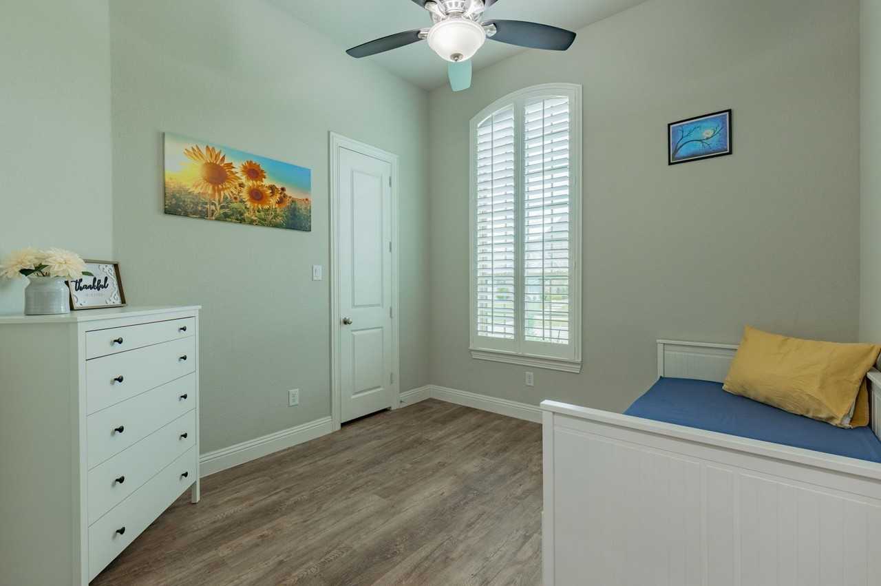 12163 Curry Creek Dr - Photo 7 of 40