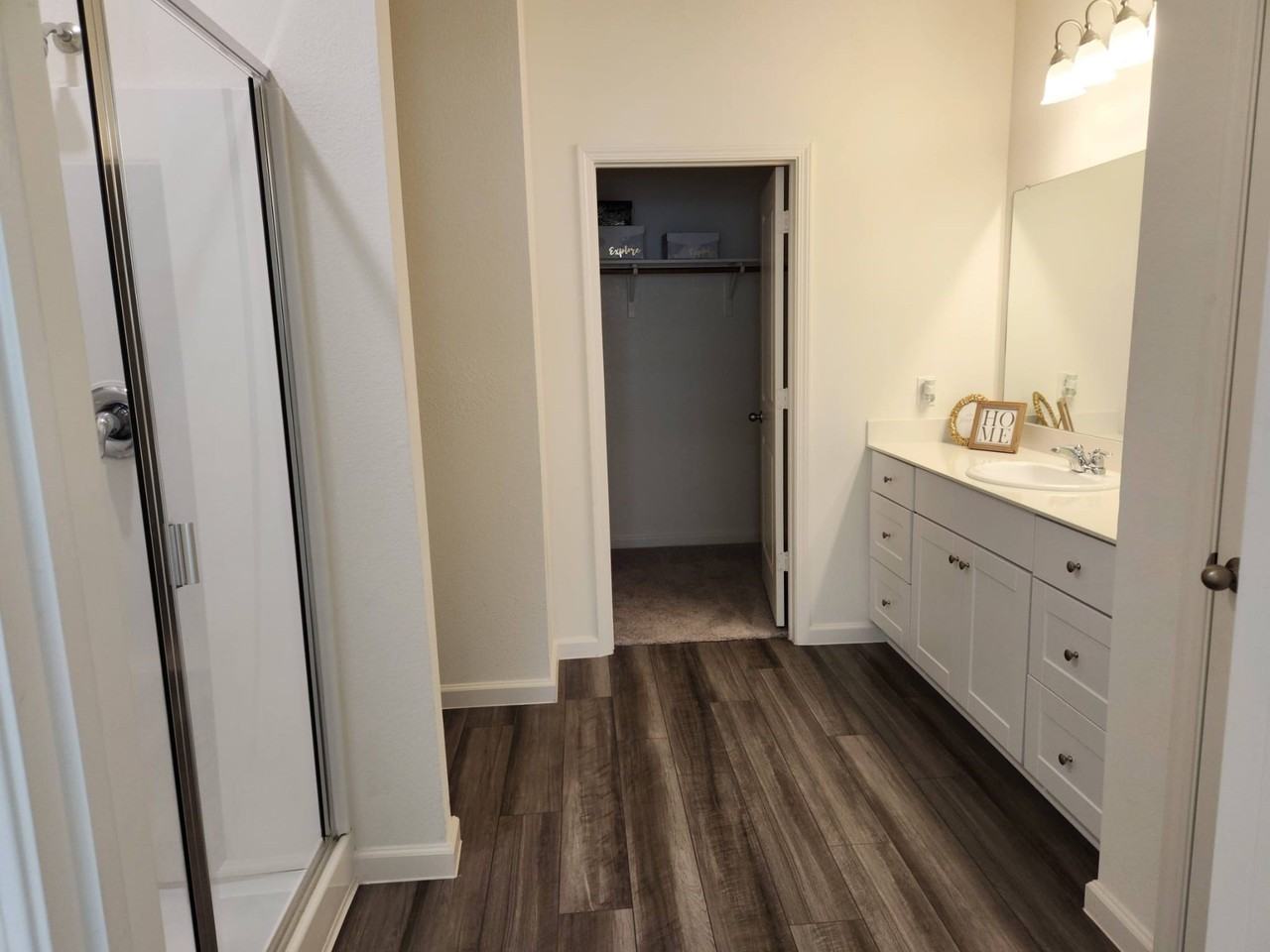 724 Crestridge Dr - Photo 5 of 9