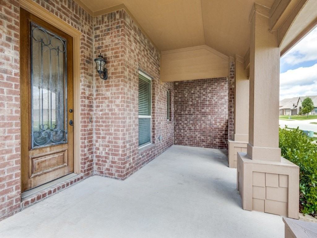1722 Sherwood Dr - Photo 2 of 15