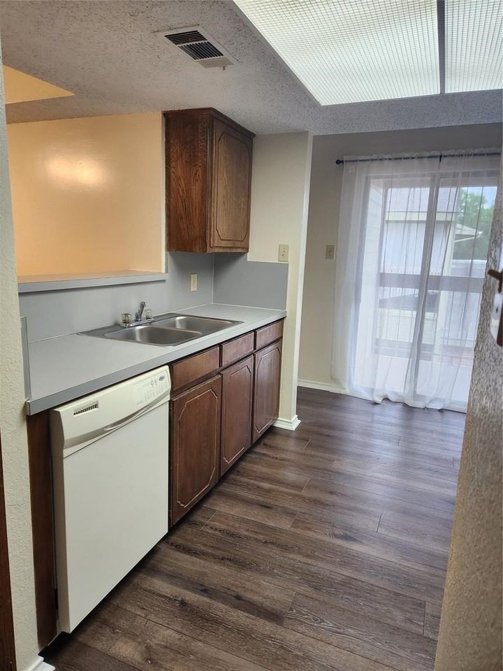 5029 Winder Ct #D - Photo 6 of 15