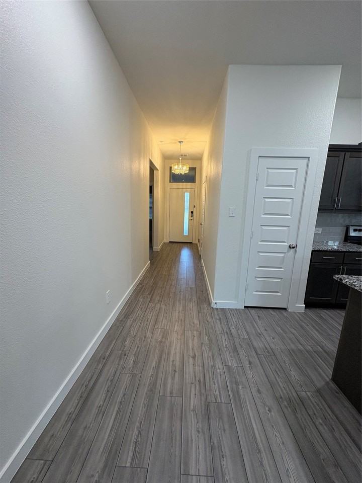 3258 Feller Ln - Photo 4 of 32