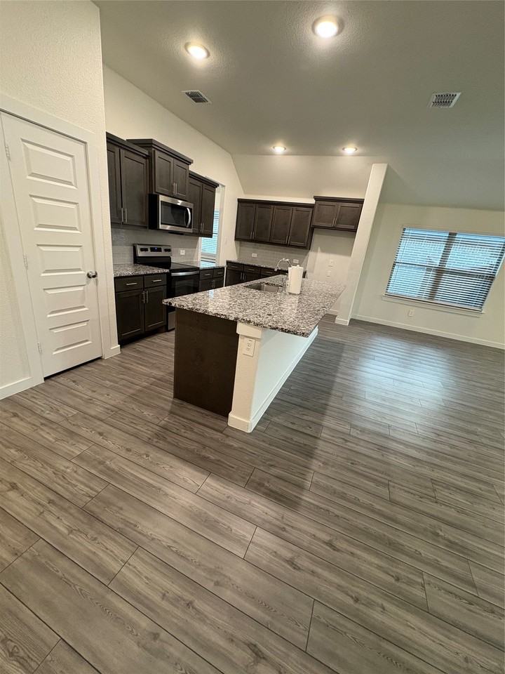 3258 Feller Ln - Photo 6 of 32