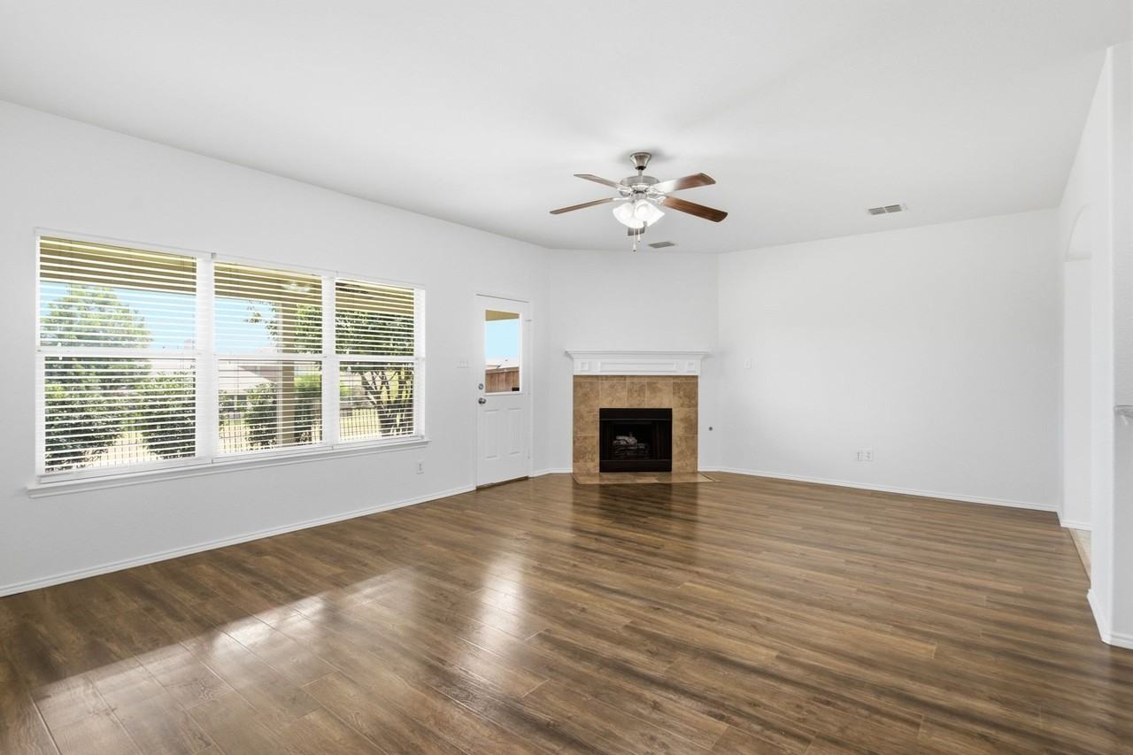 15636 Gatehouse Dr - Photo 6 of 31