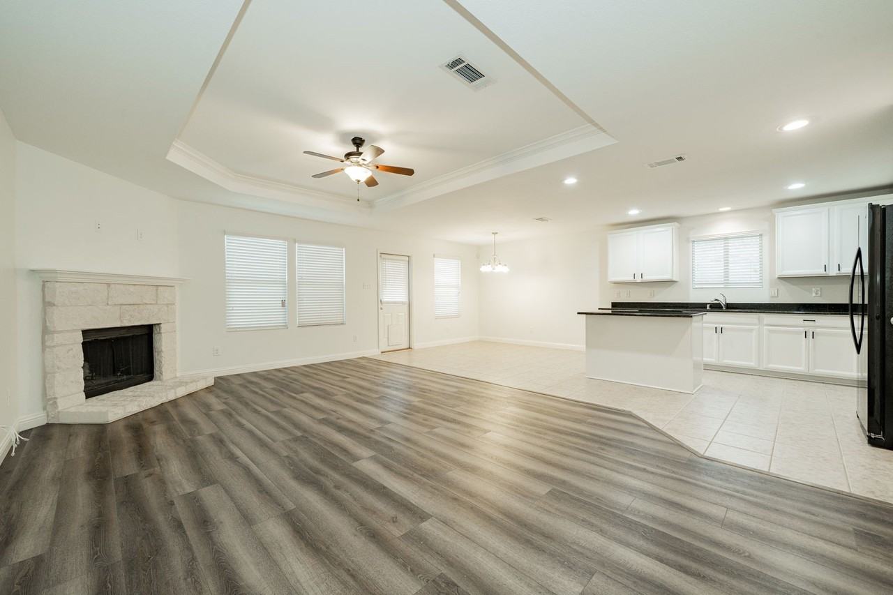 122 Feverbush Dr - Photo 5 of 16