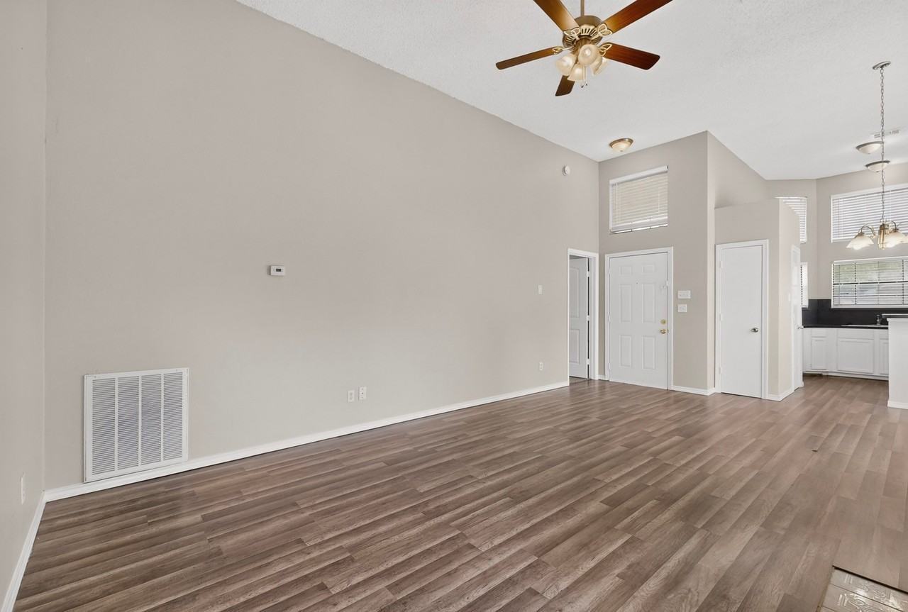 2521 Winter Oak St - Photo 5 of 40