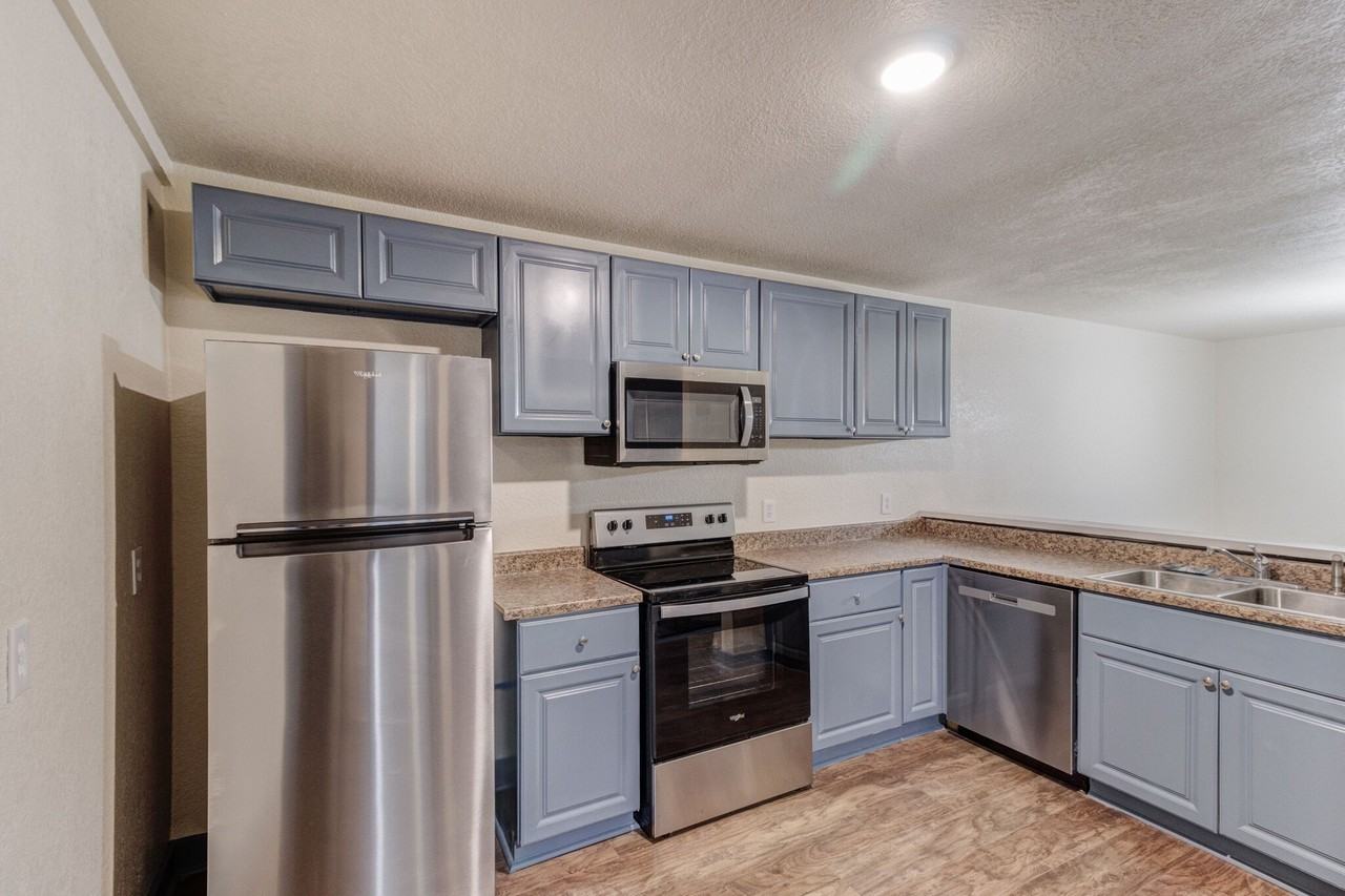 4511 Alamosa St - Photo 3 of 23