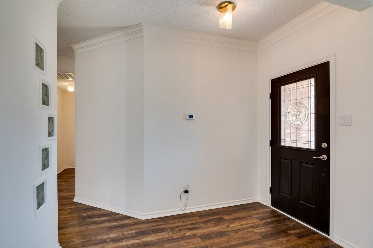 319 Kessler Dr - Photo 4 of 33