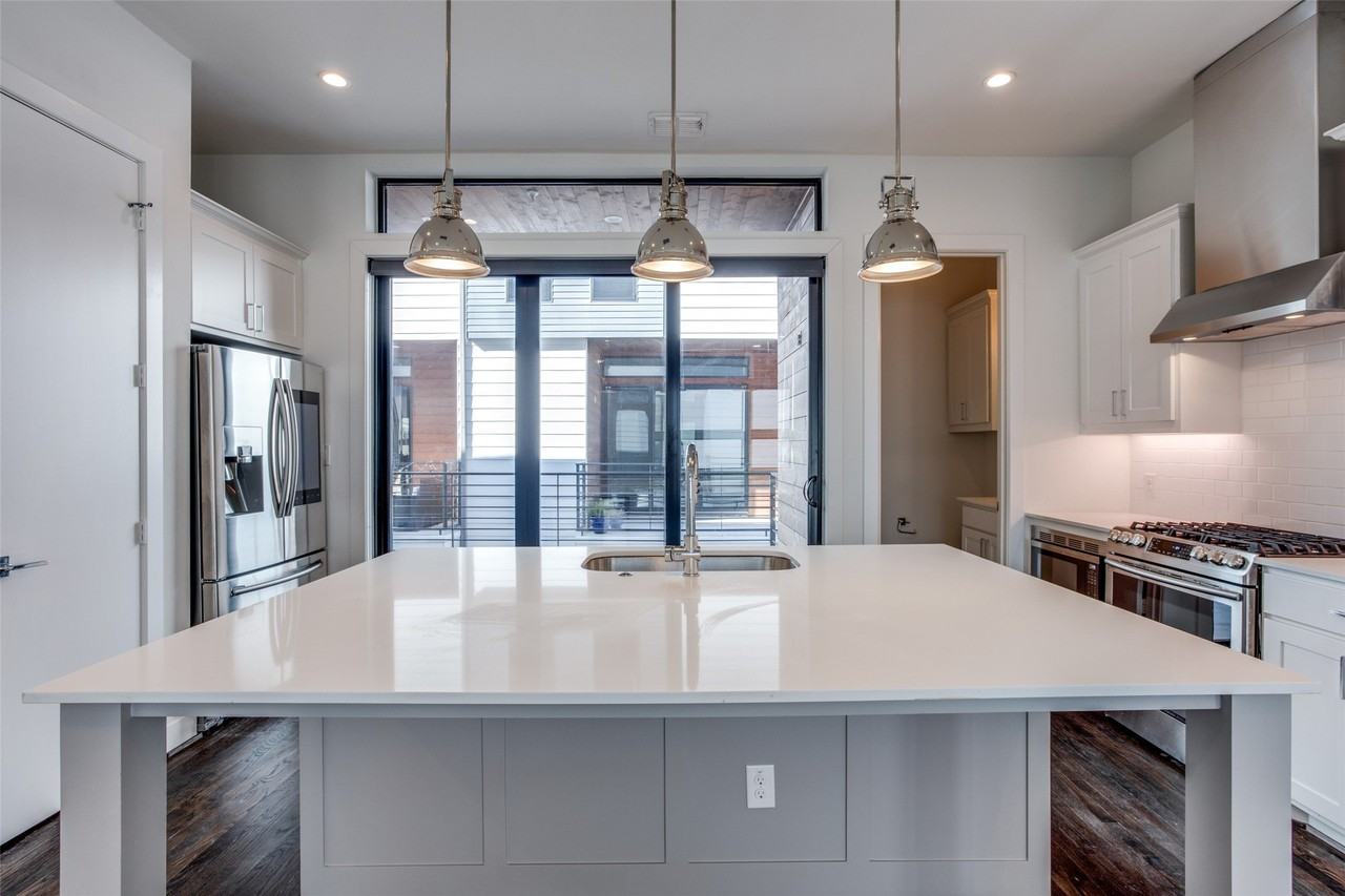 2117 N Garrett Ave #106 - Photo 3 of 28