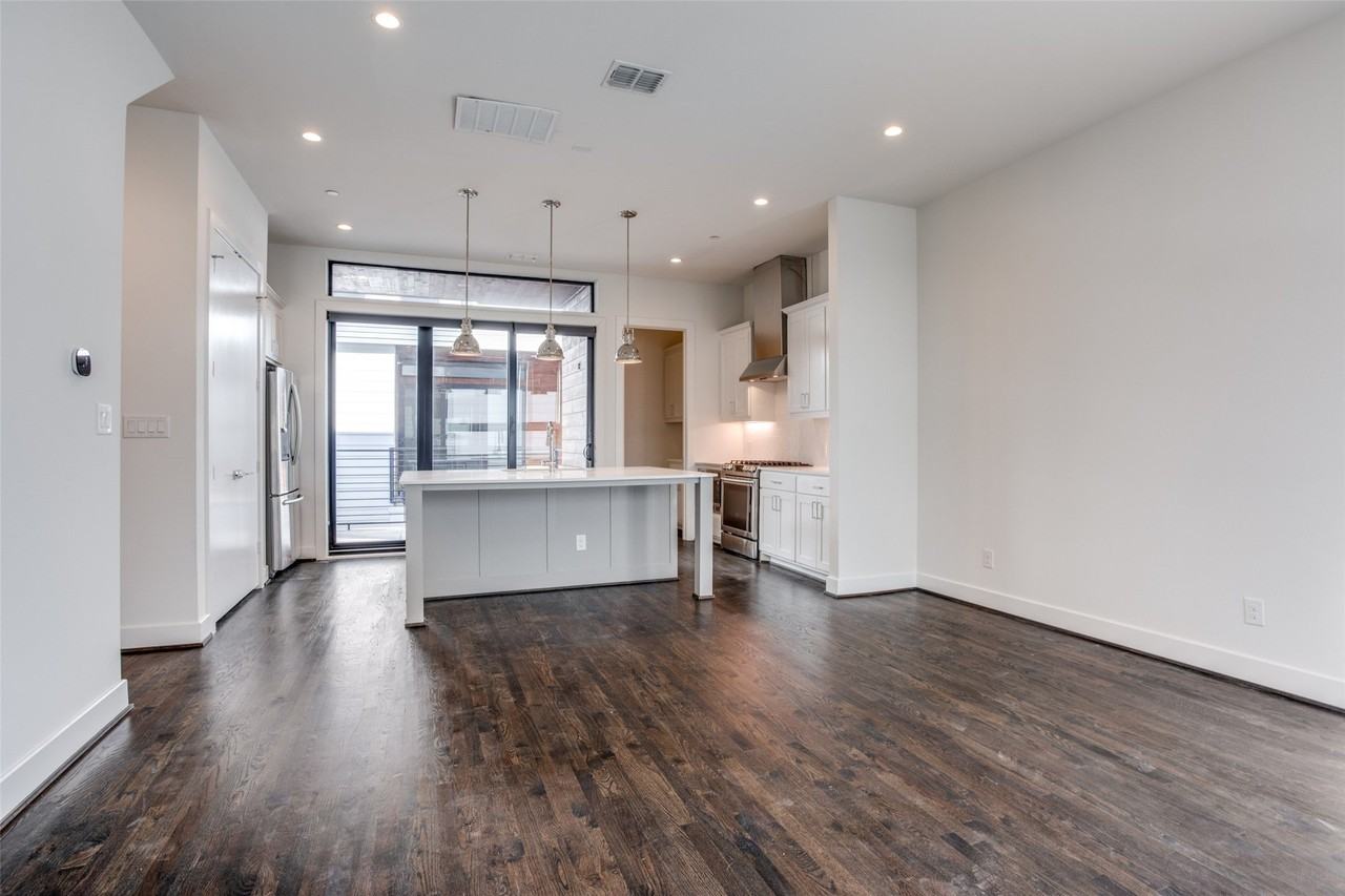 2117 N Garrett Ave #106 - Photo 5 of 28