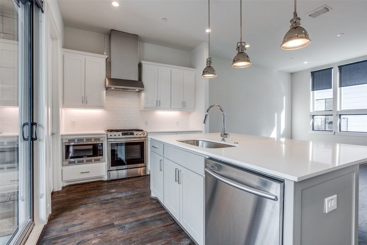 2117 N Garrett Ave #106 - Photo 7 of 28
