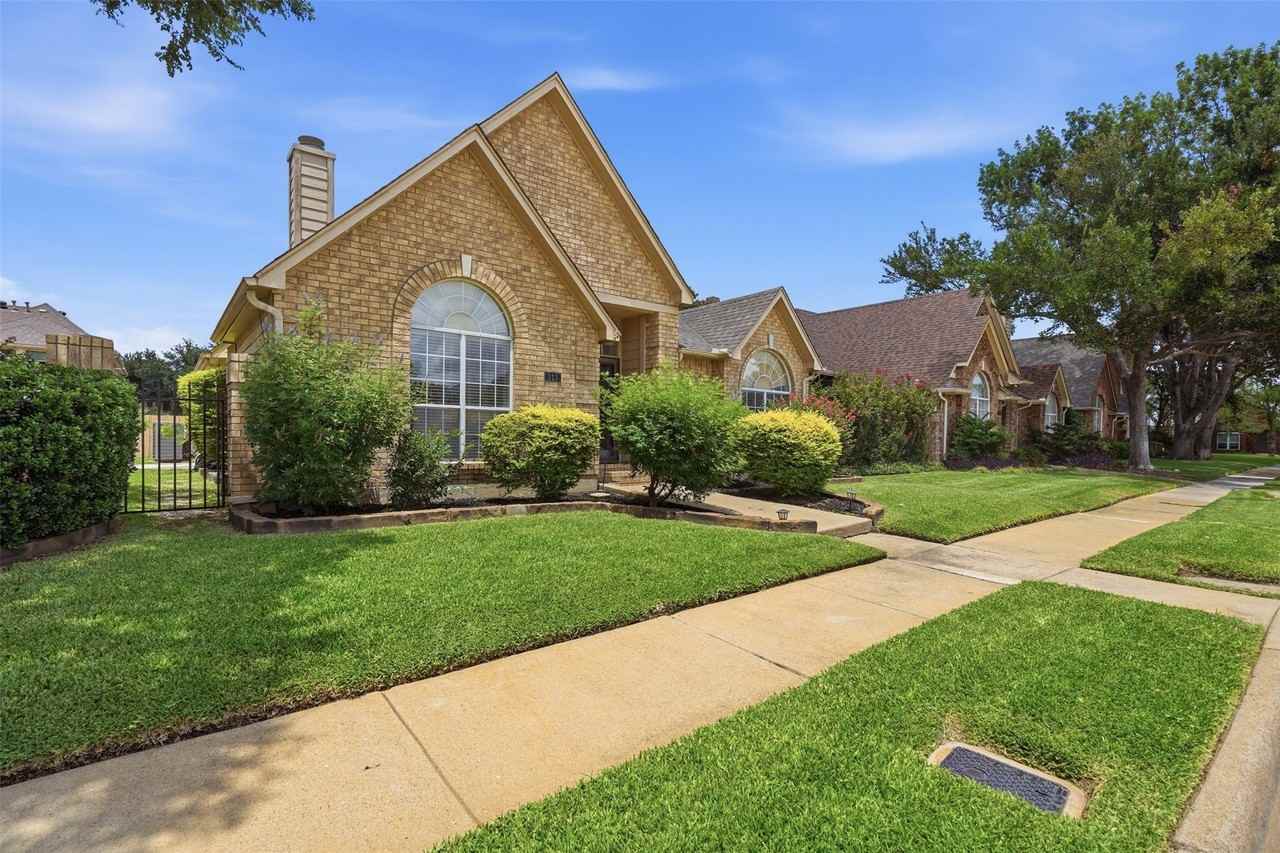 313 Pecos Trl - Photo 3 of 34