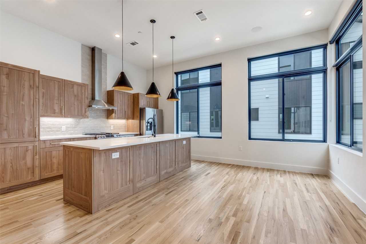 5609 Live Oak St #502 - Photo 5 of 20