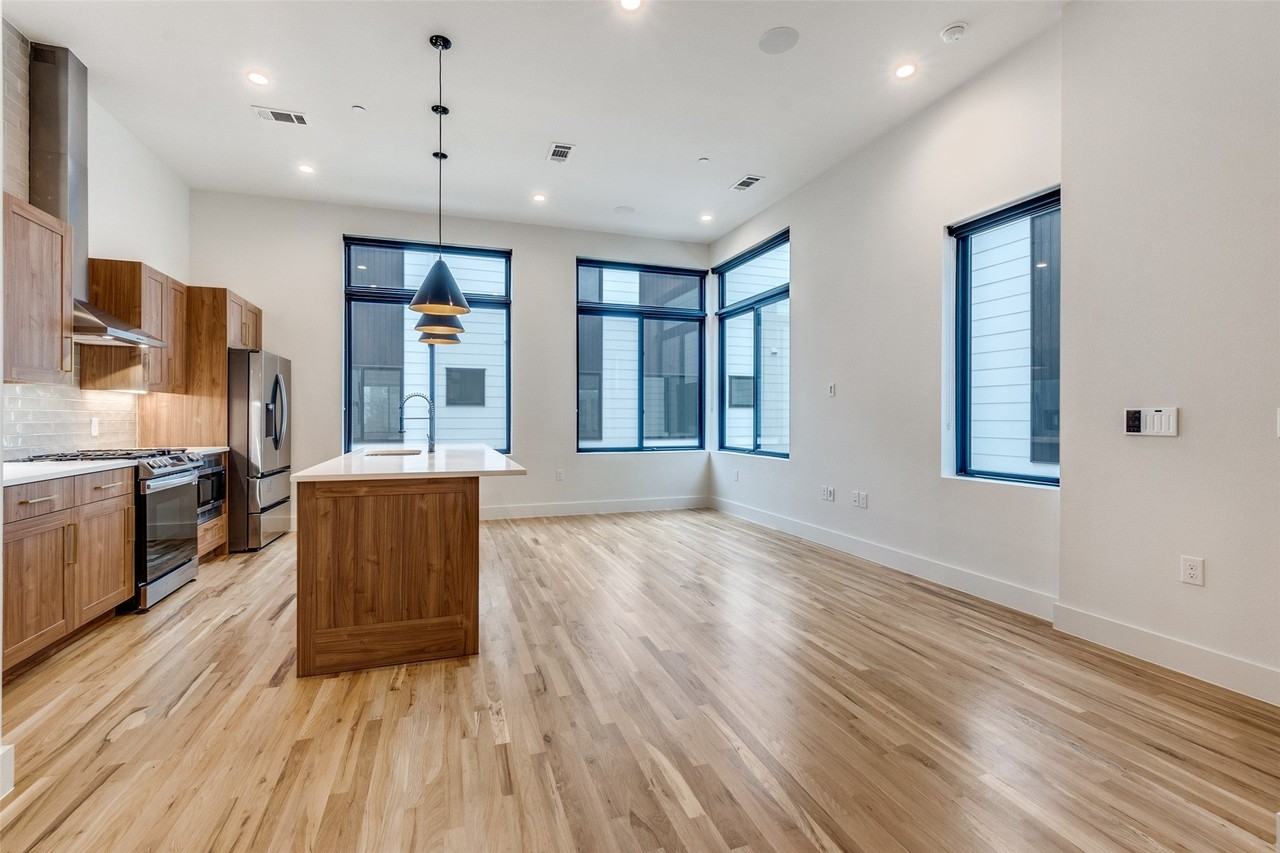 5609 Live Oak St #502 - Photo 6 of 20