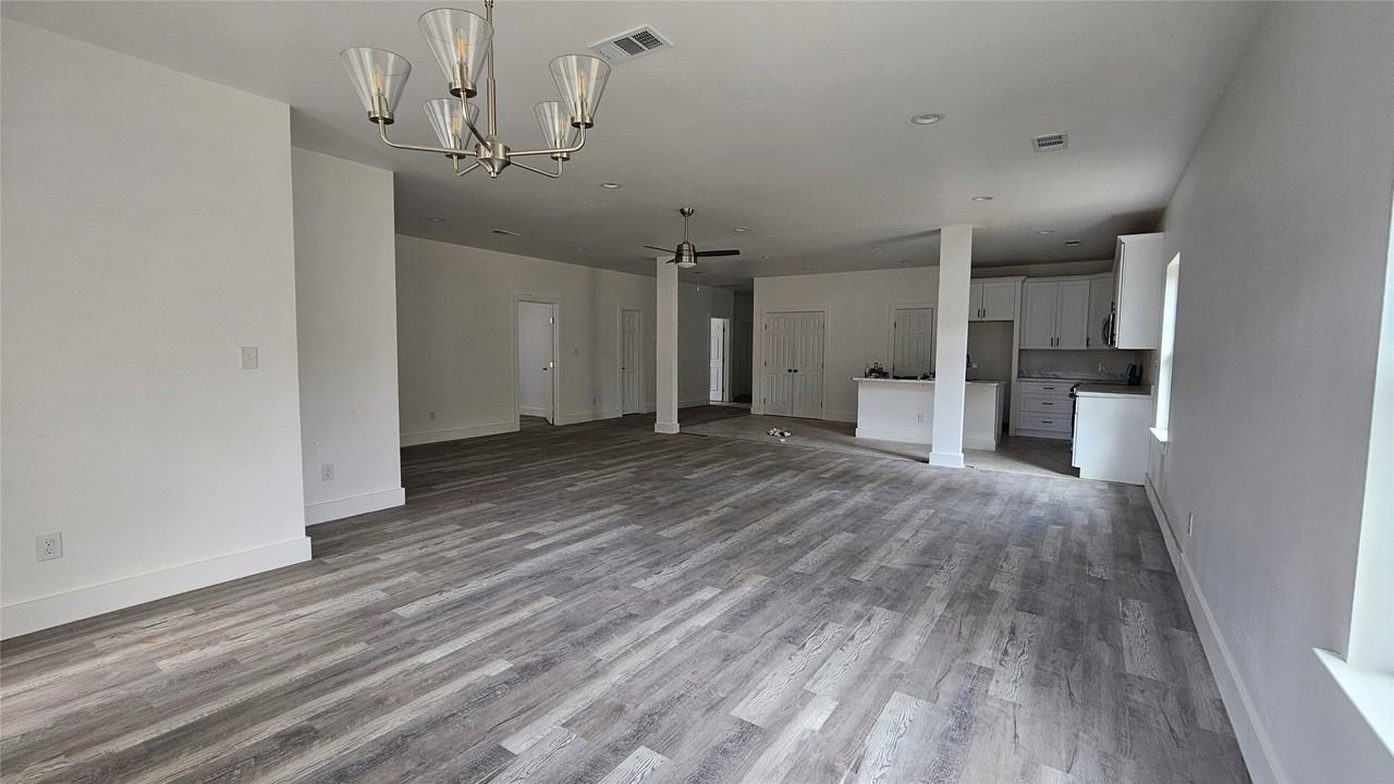 804 S Catherine St - Photo 3 of 14
