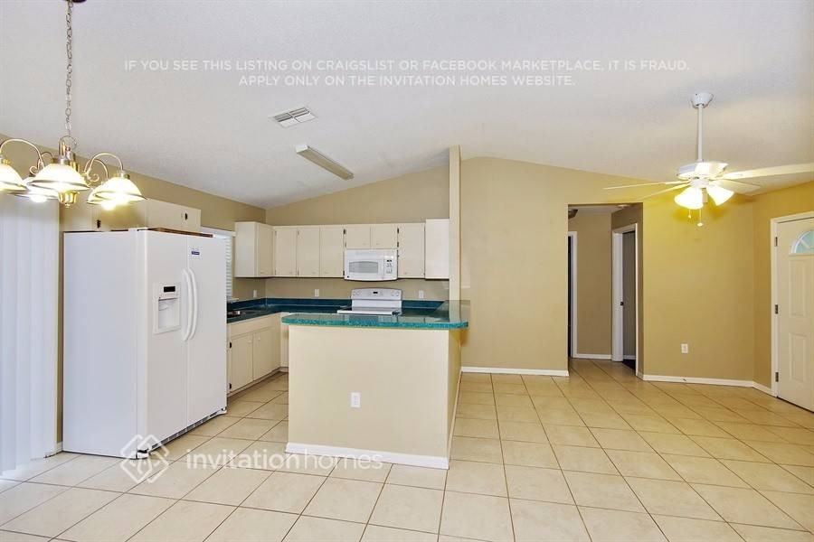 711 Hawk Ln - Photo 6 of 17