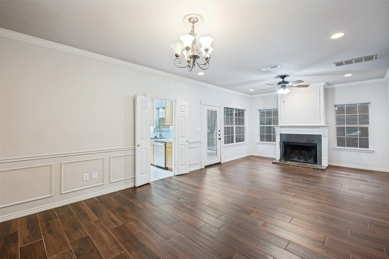 1156 Bent Oaks Dr - Photo 5 of 25