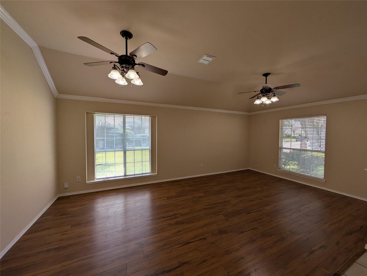 6000 Arlington Dr - Photo 2 of 22
