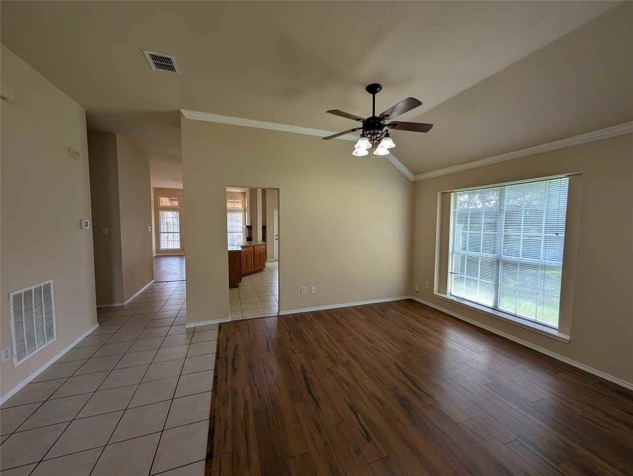 6000 Arlington Dr - Photo 3 of 22