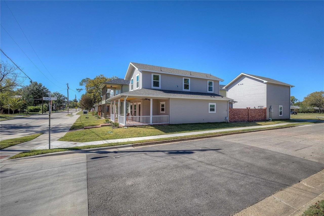 431 Connally St - Photo 4 of 40