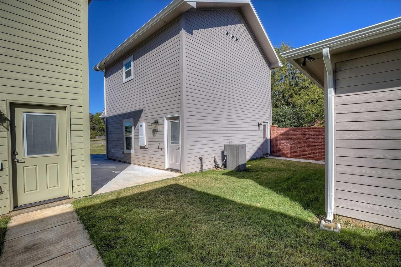 431 Connally St - Photo 5 of 40