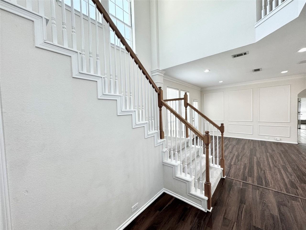 4704 Rockcreek Ln - Photo 3 of 23