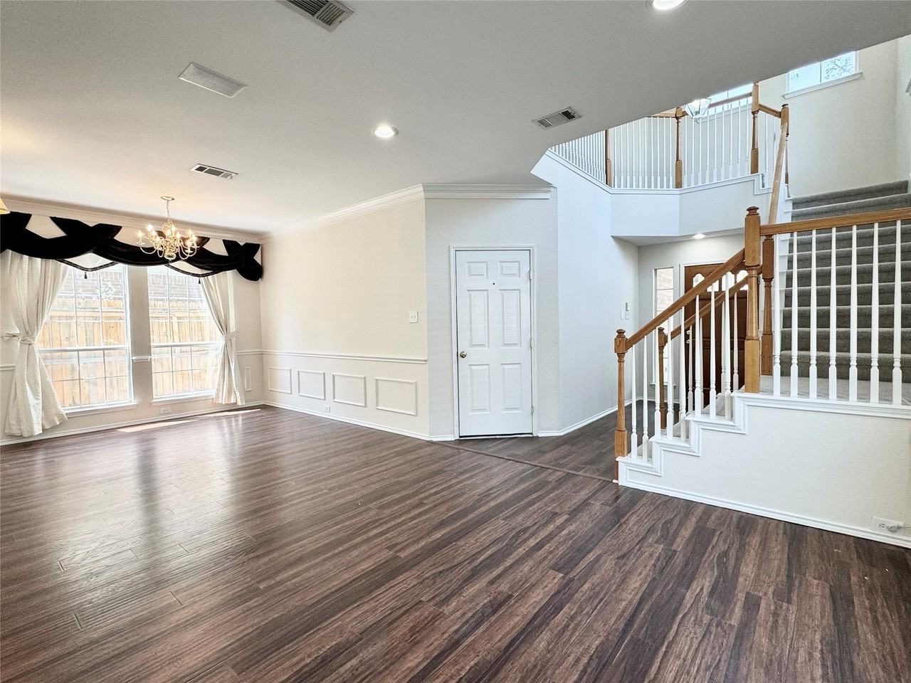 4704 Rockcreek Ln - Photo 6 of 23