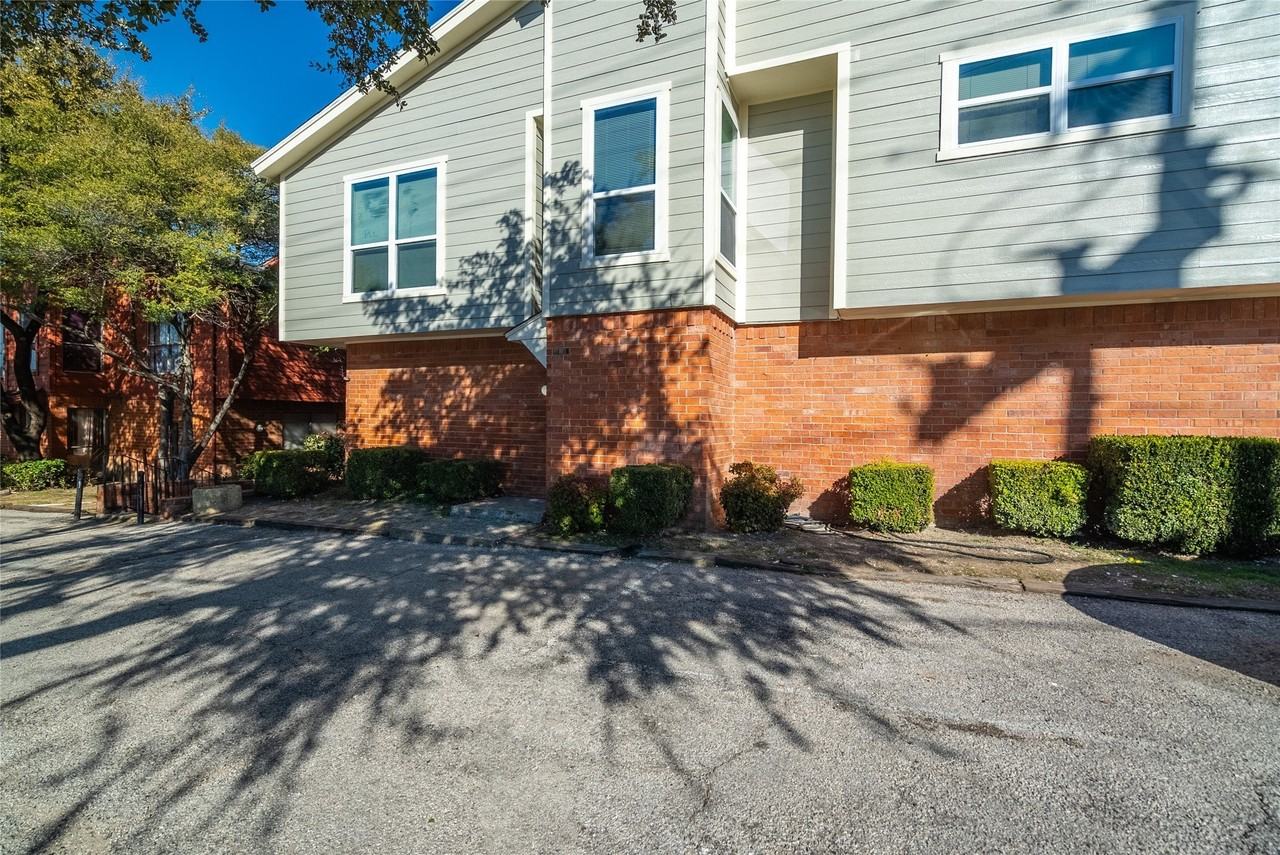 6738 Eastridge Dr #101 - Photo 3 of 23