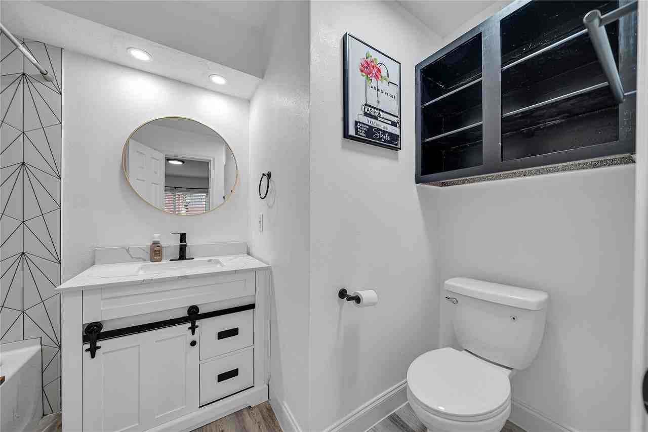 6738 Eastridge Dr #101 - Photo 7 of 23