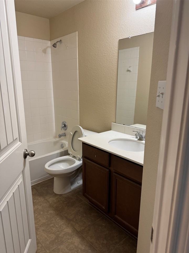 1123 Rainer Dr - Photo 5 of 6