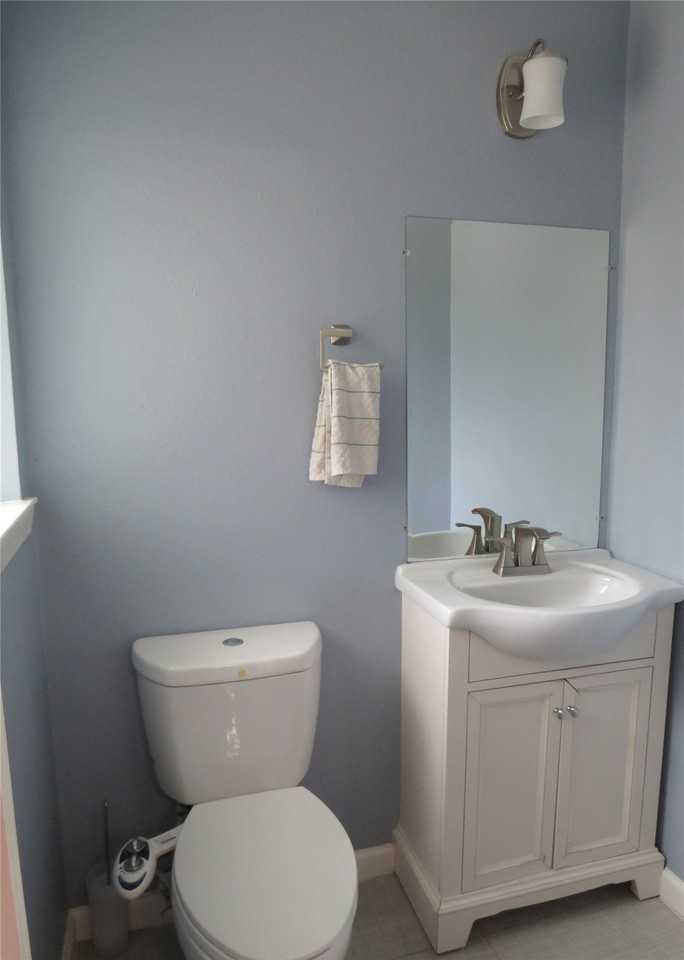 1026 Thomas St - Photo 7 of 20