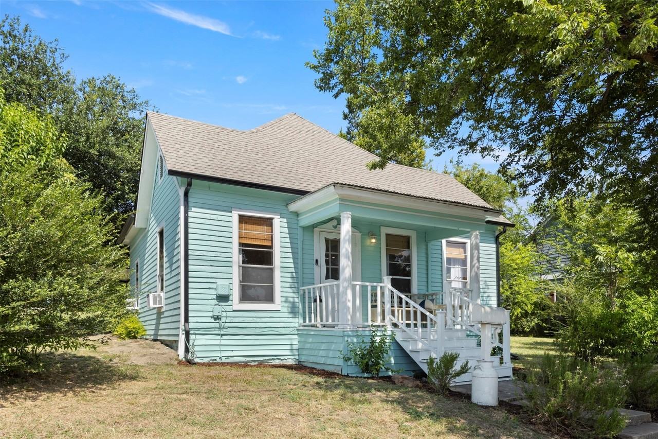 408 S College St - Photo 2 of 20