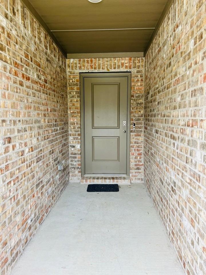 2117 Rustling Oaks Dr - Photo 3 of 11