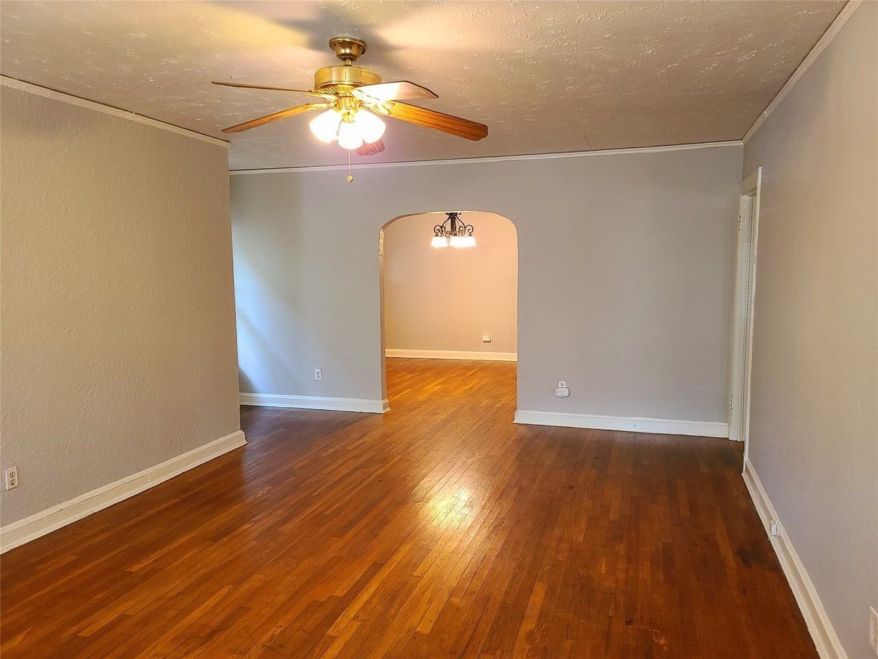 5707 Ross Ave - Photo 3 of 25