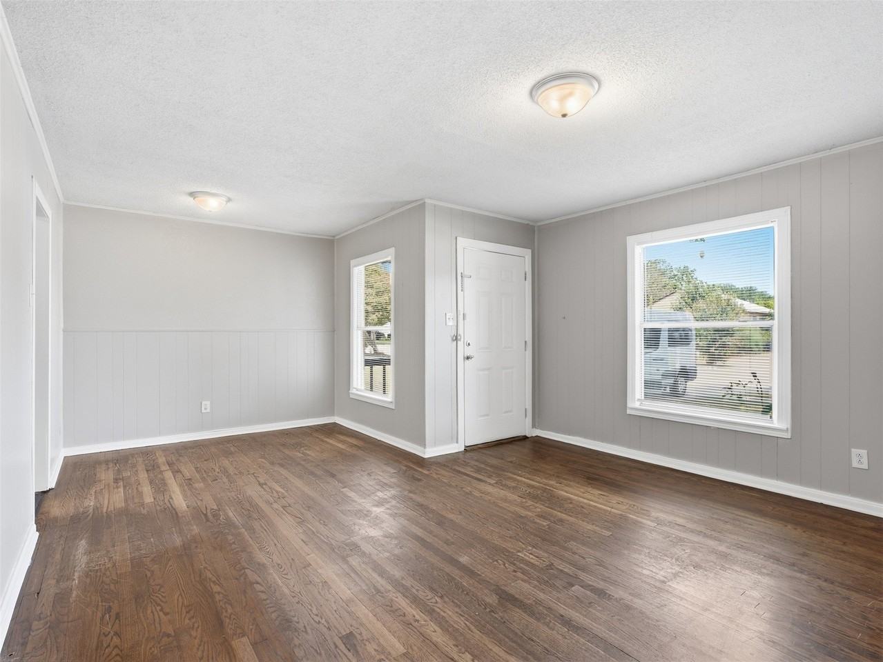 2025 Westchester Dr - Photo 4 of 14