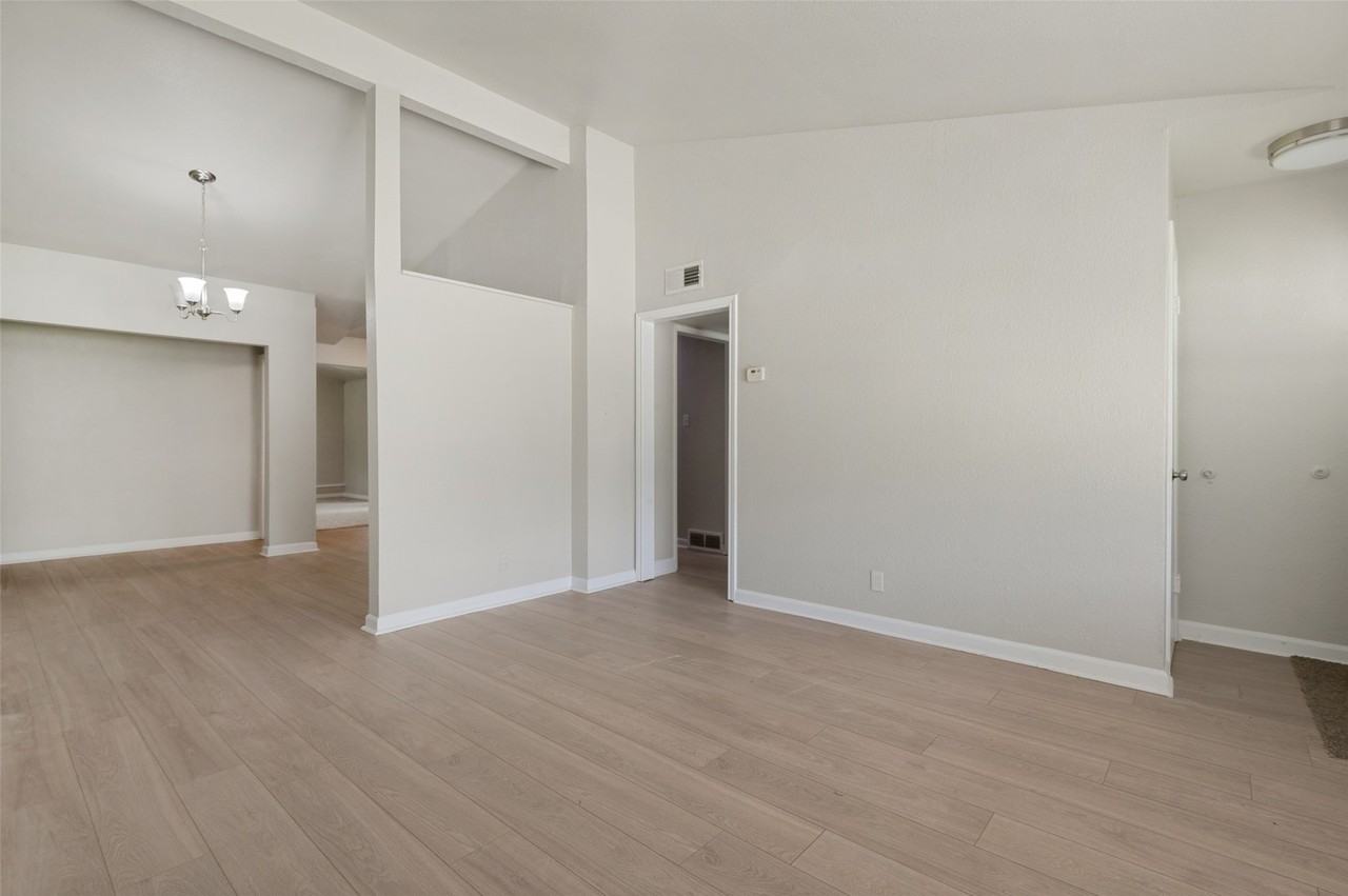 3221 Ridgeview Cir - Photo 3 of 12