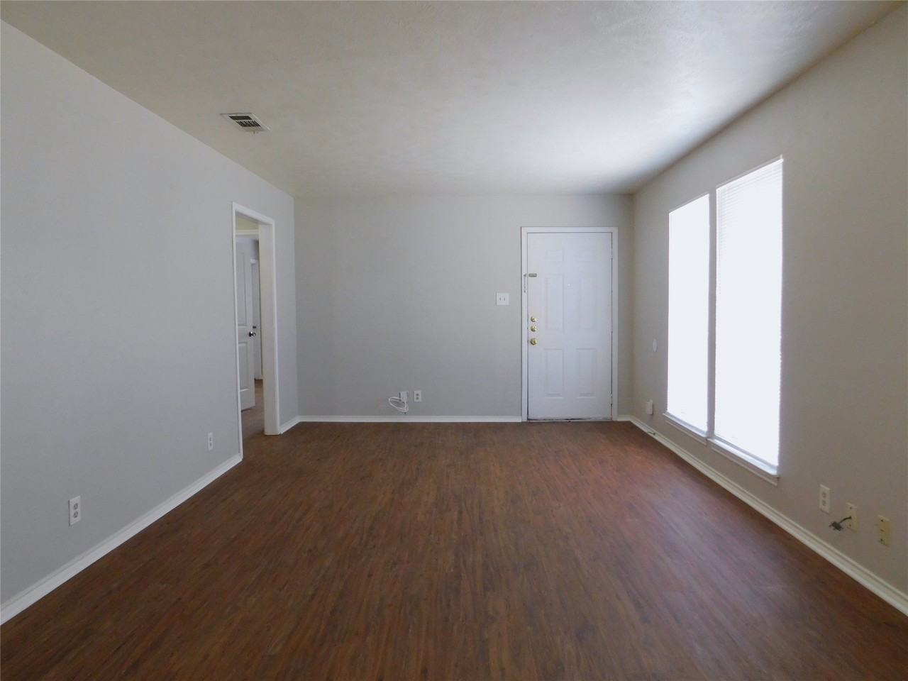 3305 Gardenview Cir - Photo 4 of 18