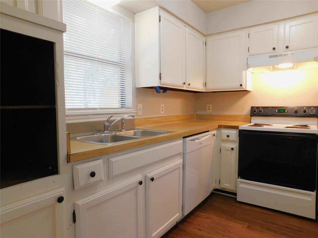 3305 Gardenview Cir - Photo 6 of 18
