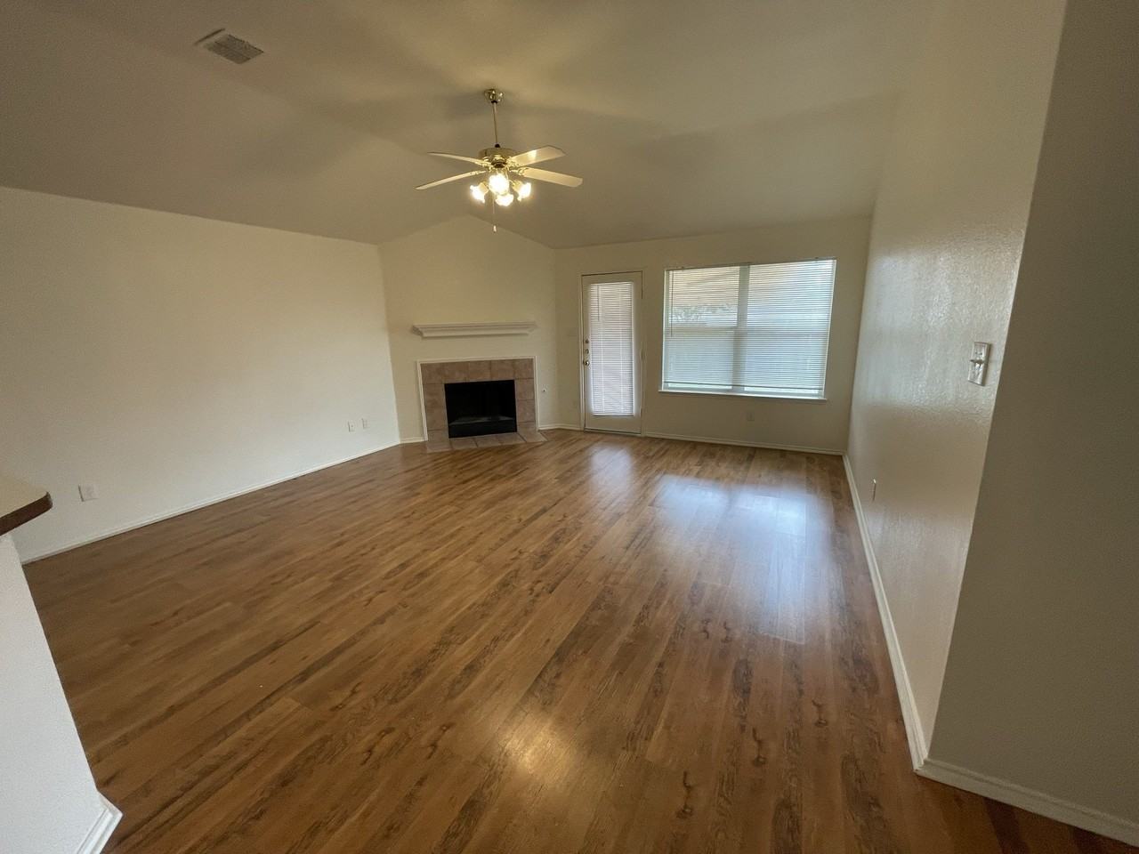 1428 Wind Dancer Trl - Photo 5 of 24