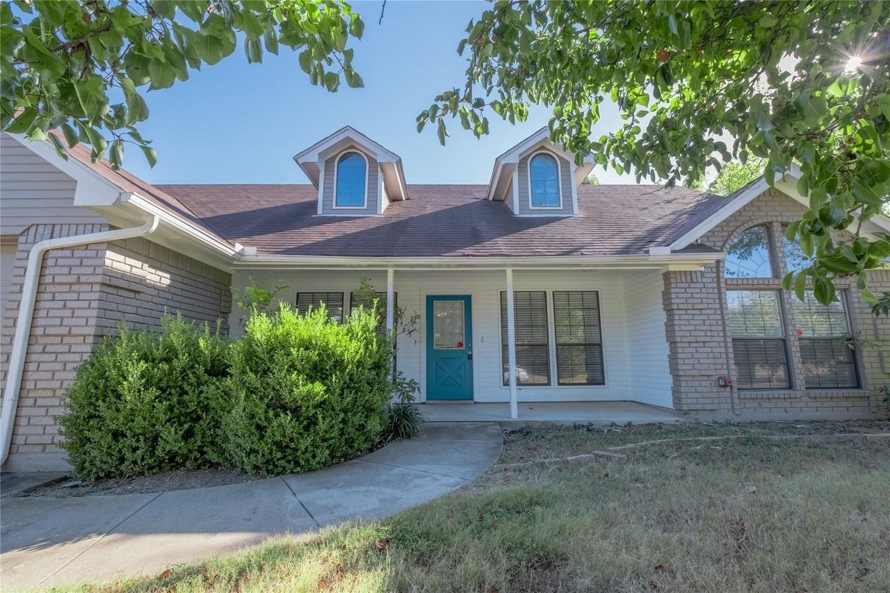 8201 Llano Ave - Photo 2 of 30