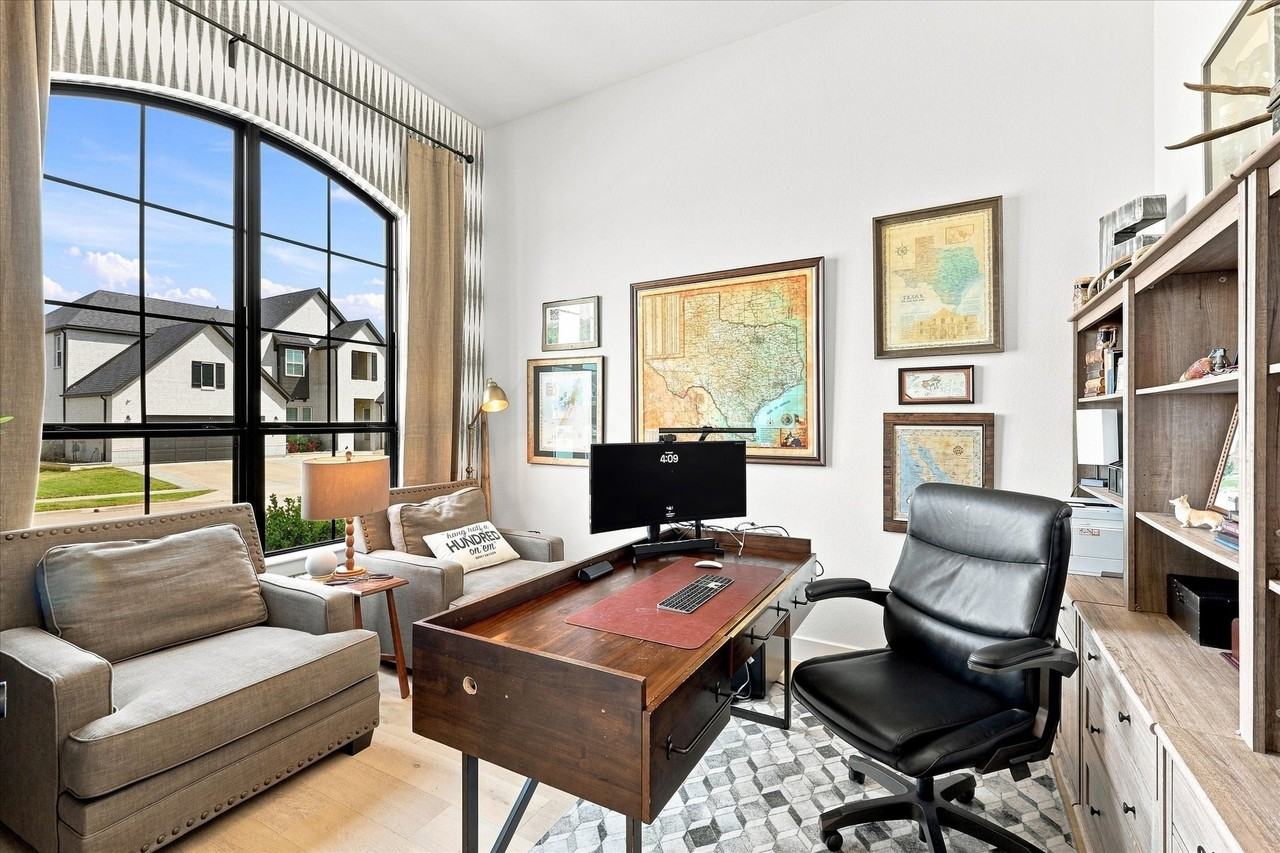 2432 Casia Lndg - Photo 4 of 40